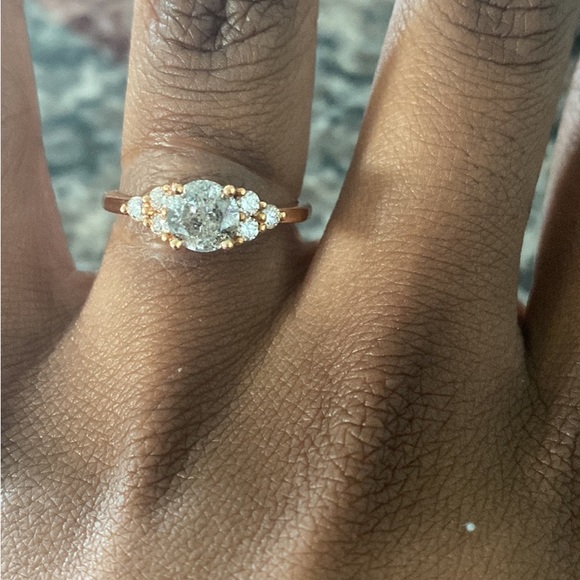 Salt & Pepper Diamond engagement ring with 18k rose gold bad - Picture 3 of 3